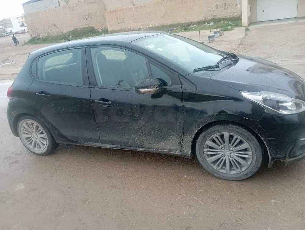 Carte voiture Peugeot 208