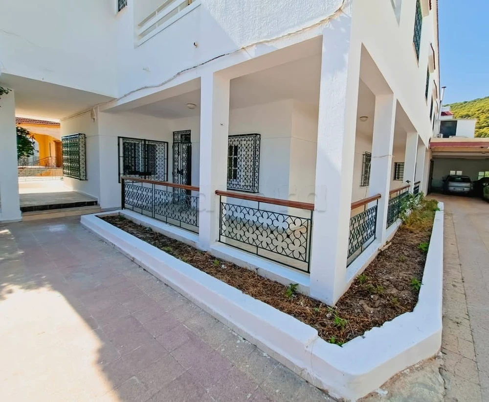 Un Rez de chaussé d'une Maison à louer à Corniche Bizerte