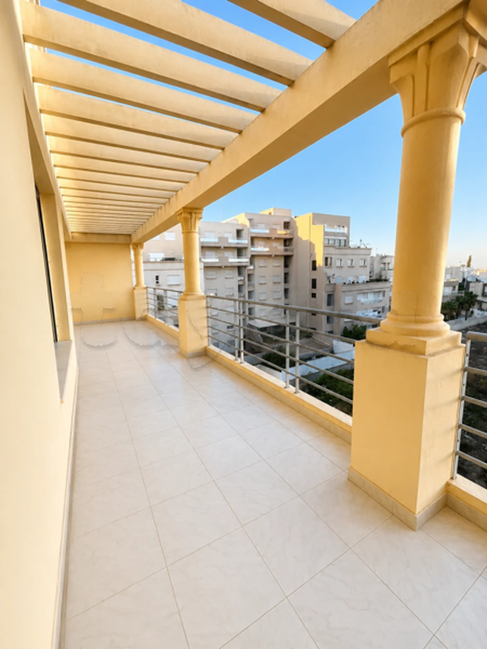 MENZAH 9 C APPARTEMENT S+3 AVEC TERRASSE À LOUER