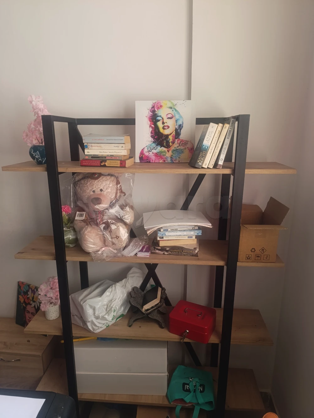 Meuble de rangement tout neuf