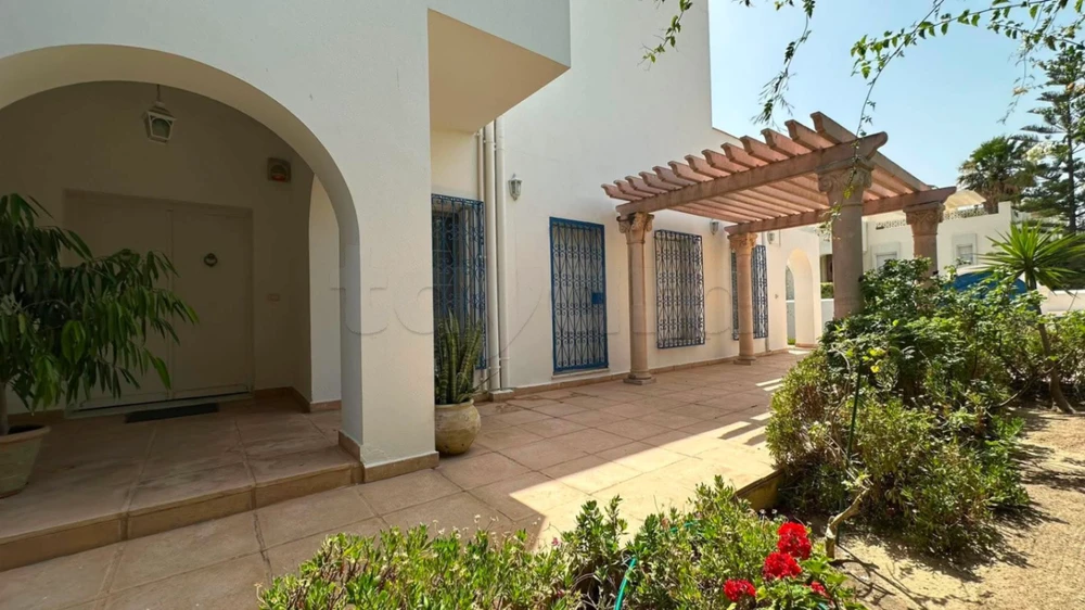 A louer villa standing avc jardin au lac 1