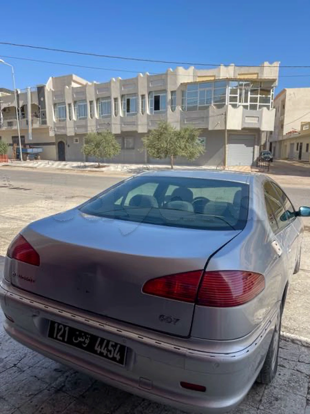 Peugeot 607