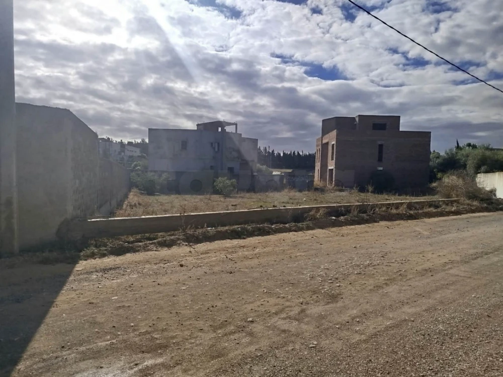 À VENDRE – Terrain de 1 000 m² à Sanhaja, Manouba