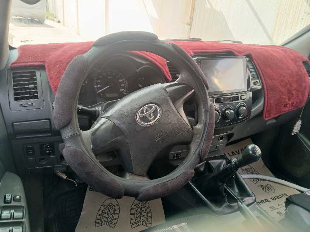 Carte voiture Toyota Hilux