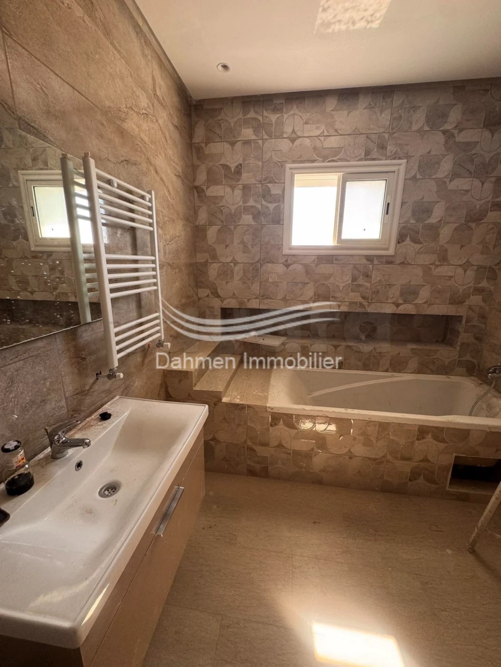 LOCATION ANNUELLE ÉTAGE DE VILLA S+3 KANTAOUI .