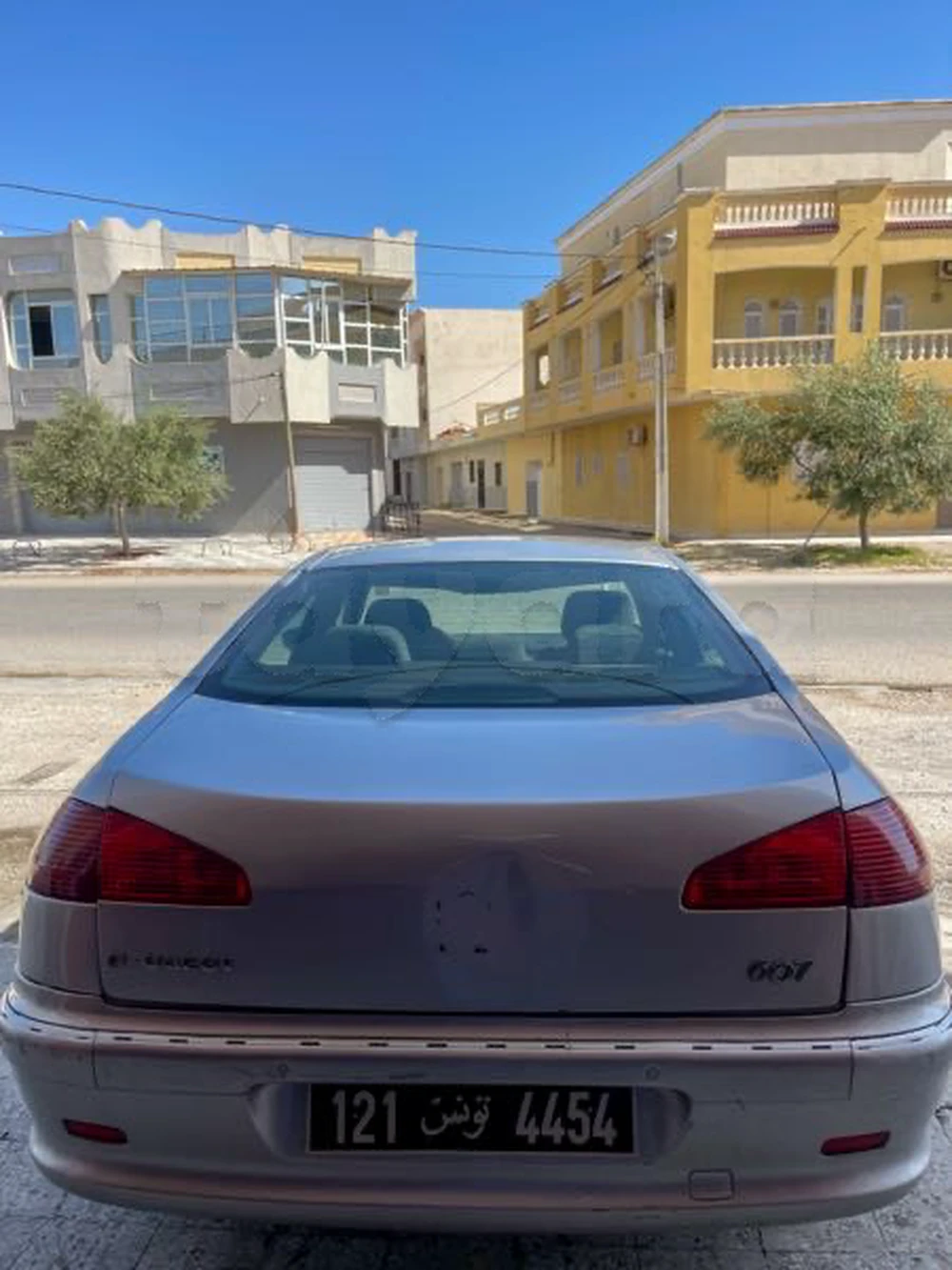 Peugeot 607