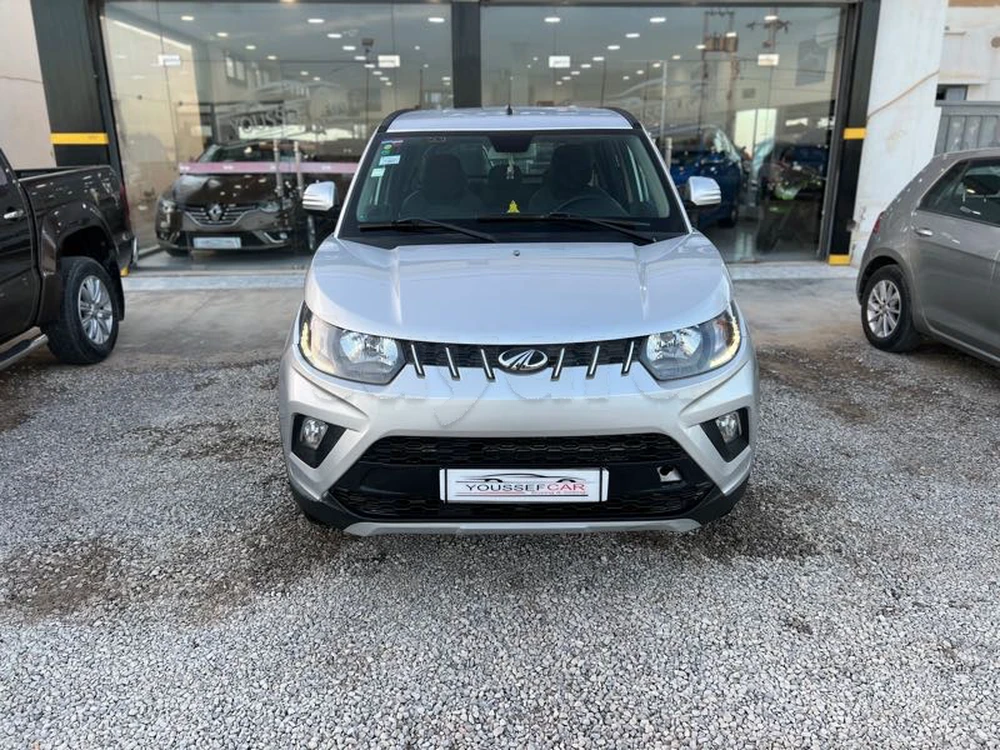 Carte voiture Mahindra Hover