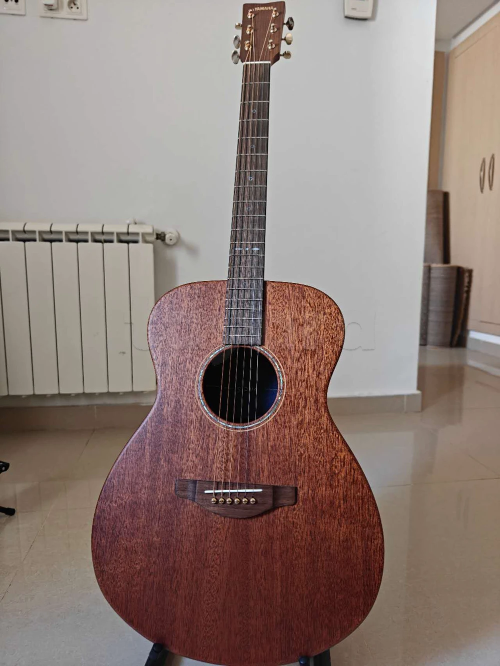 Guitare YAHAMA STORIA avec des accessories
