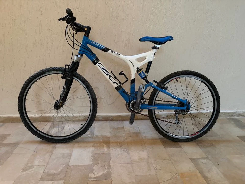 Vélo VTT vintage GT XCR 3000