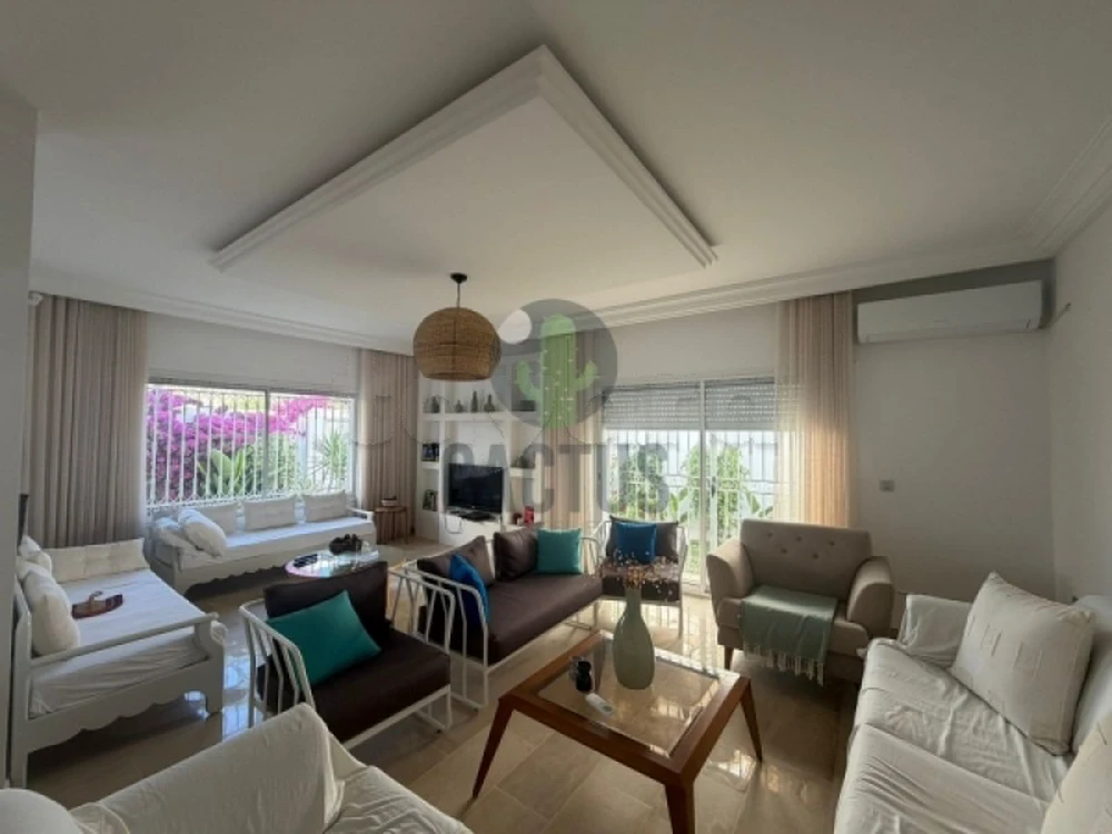 Location annuelle : villa S+3 meublé à Hammamet nord.