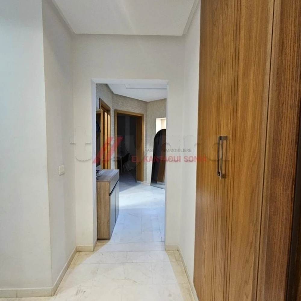 A vendre lumineux Appartement S+2 à khzama