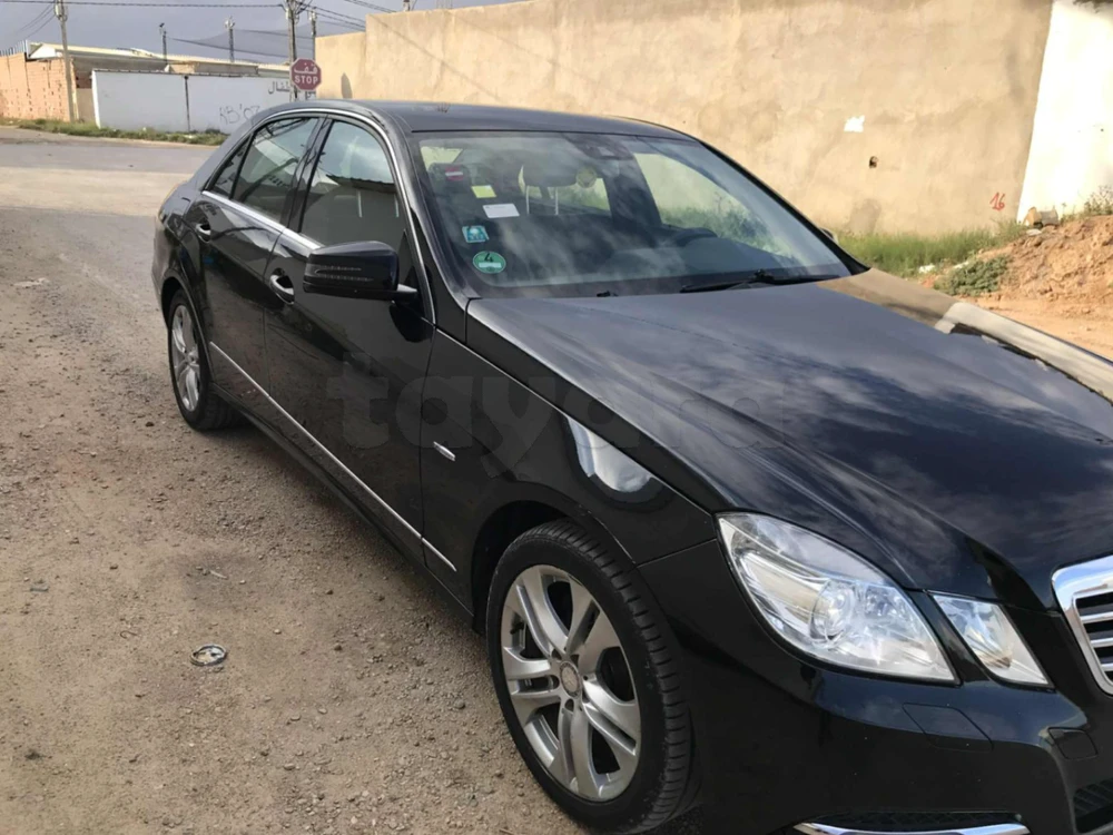 Carte voiture Mercedes-Benz Classe E