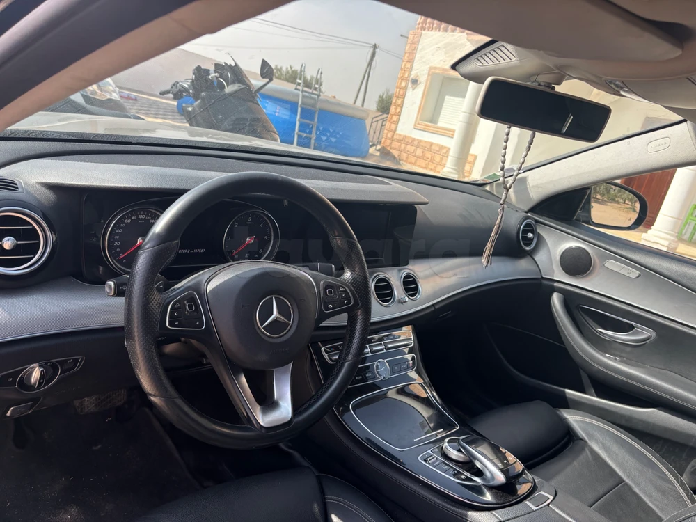 Carte voiture Mercedes-Benz Classe E