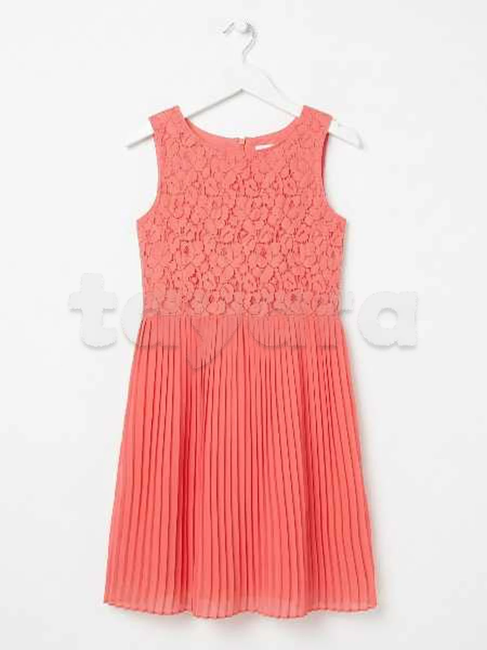 robe simple pour une petite fille