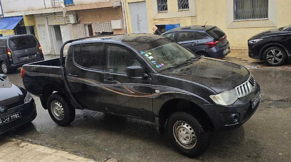 Carte voiture Mitsubishi L200