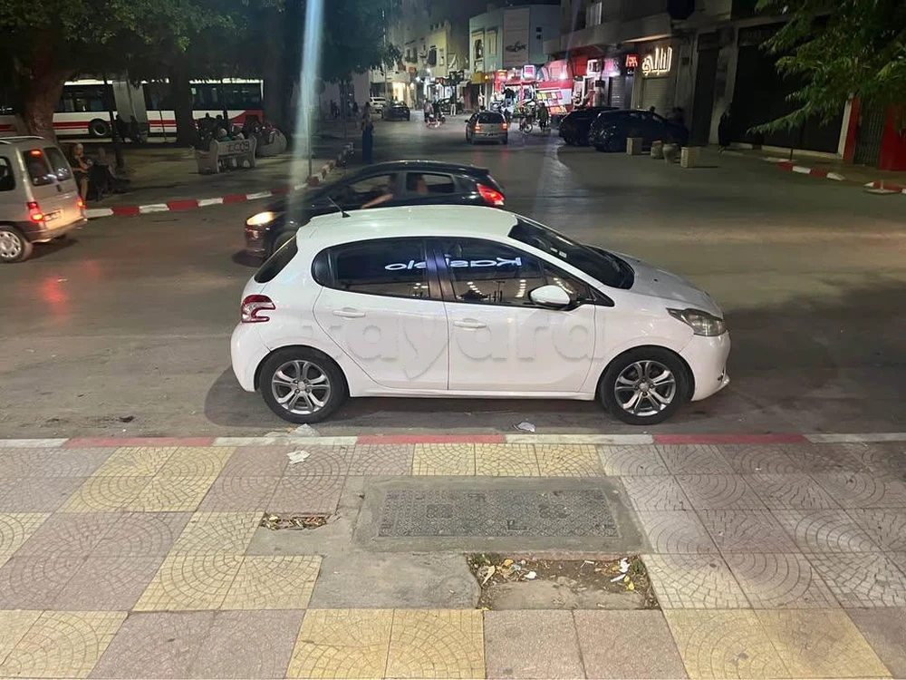 Peugeot 208
