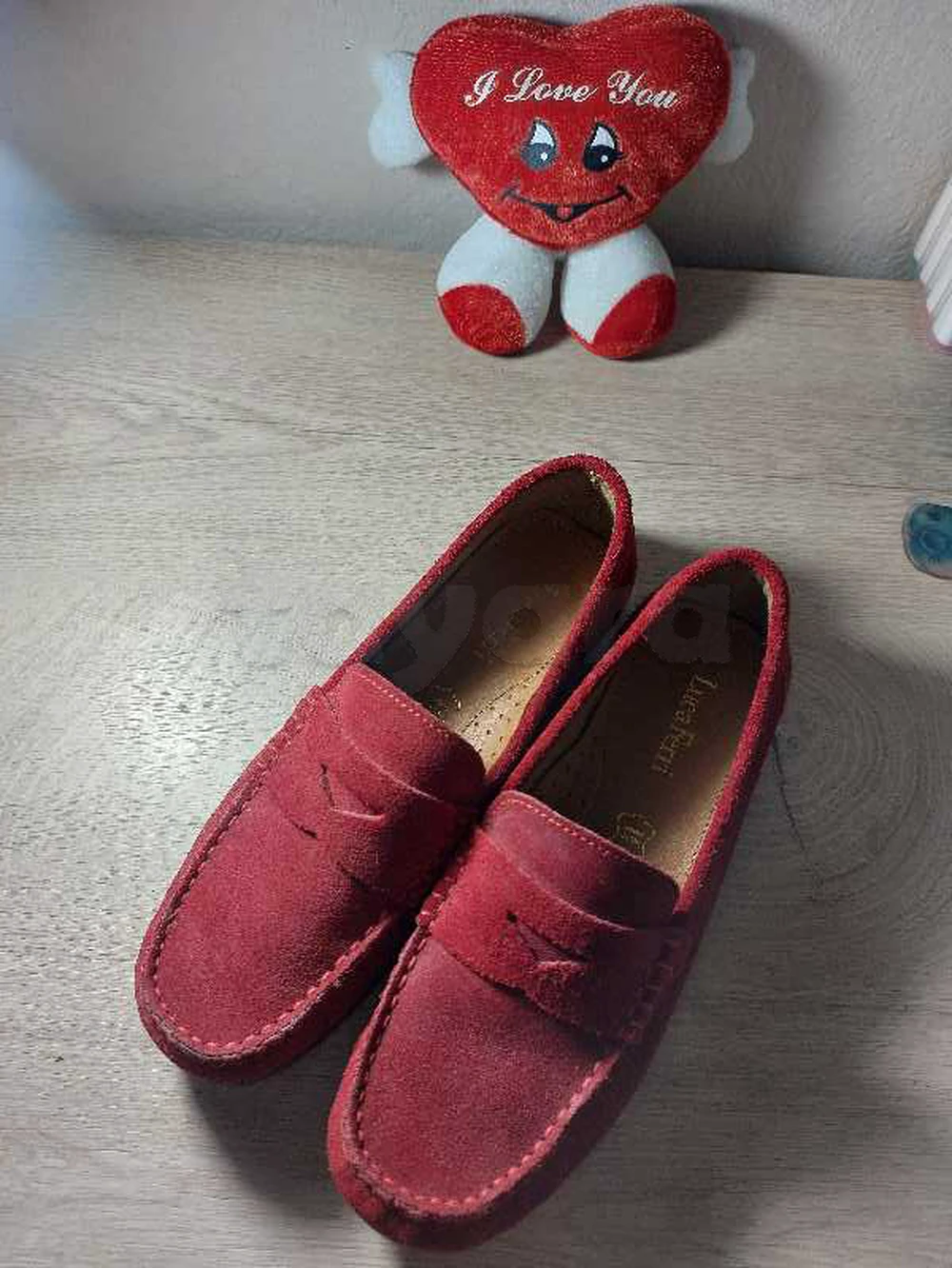 mocassin