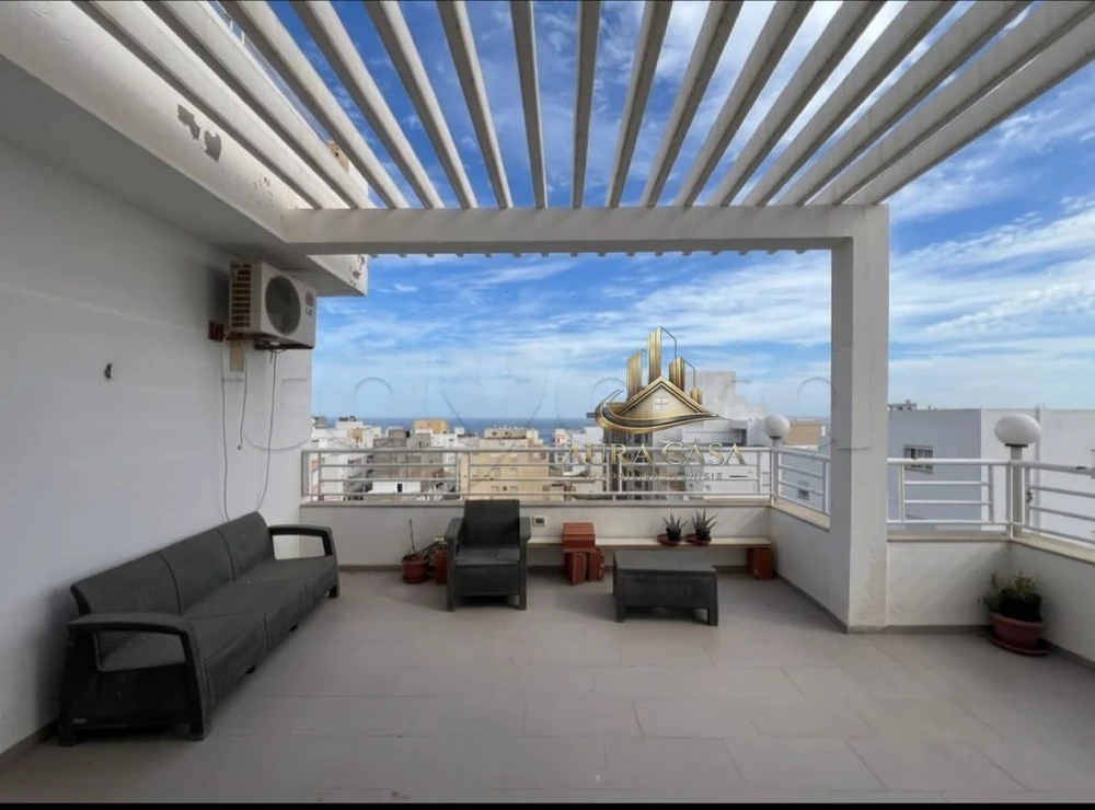 🏖️✨ À VENDRE | S+3 HAUT STANDING DE 200 m² AVEC TERRASSE ET VUE PANORAMIQUE SUR LA MER – CHOTT MARIEM 🌊✨