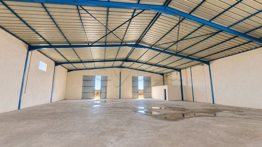 Dépôt neuf de 1 000 m² à louer sur la route principale Naâssen–Mornag