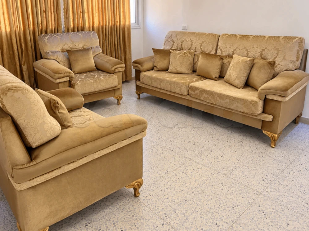 Salon classique beige et doré – 3 pièces