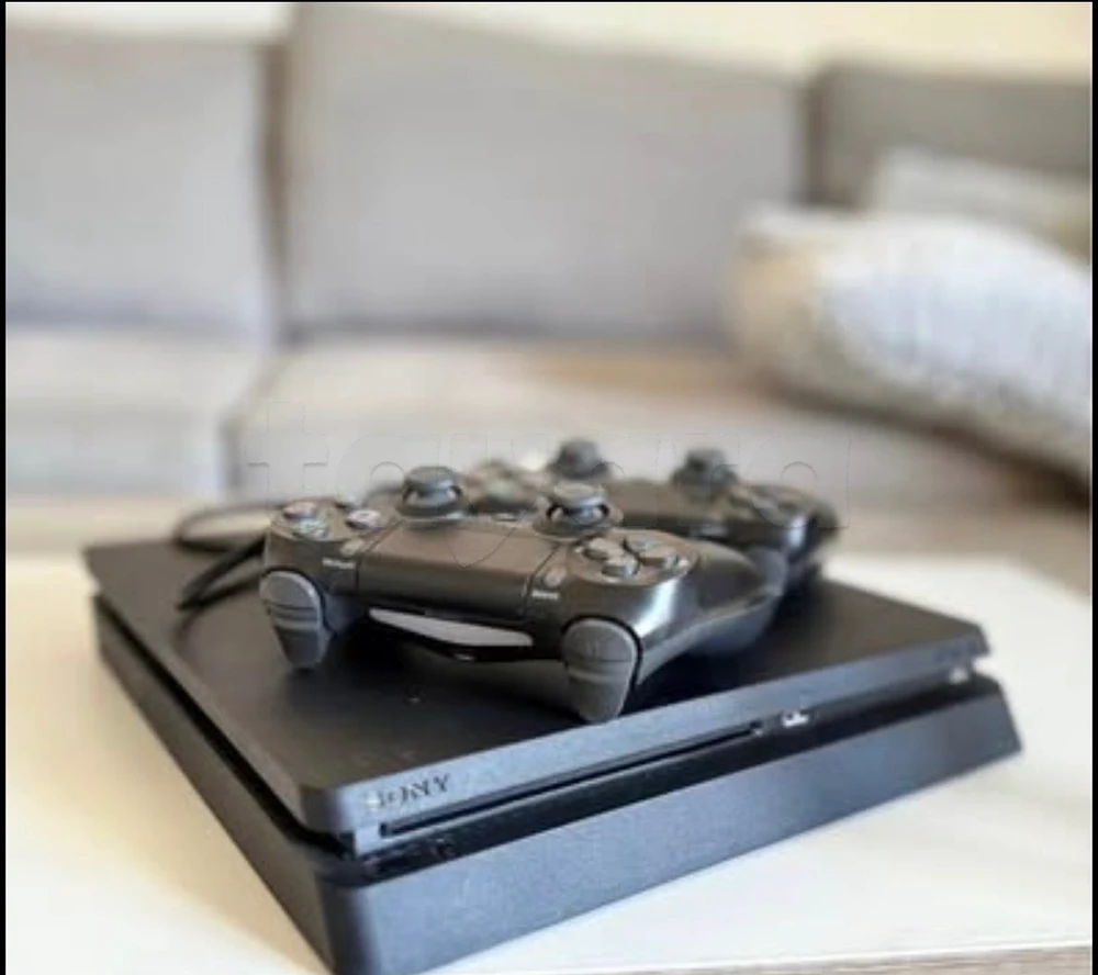 PS4 slim avec fc 25