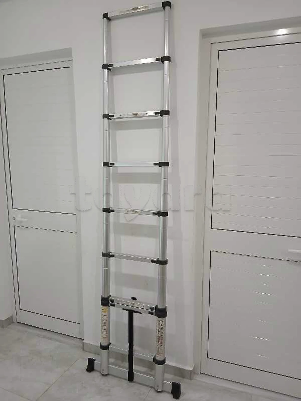escabeau aluminium pliable Dimension 260 cm importé