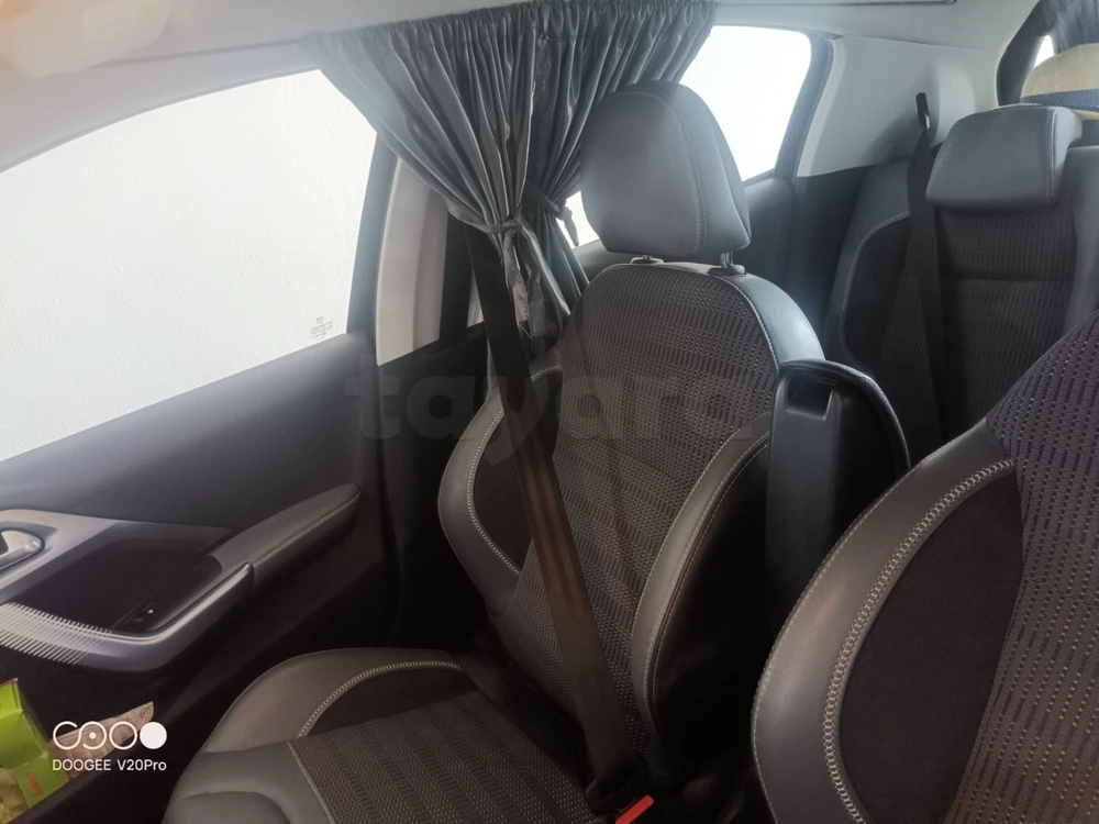 Carte voiture Peugeot 208