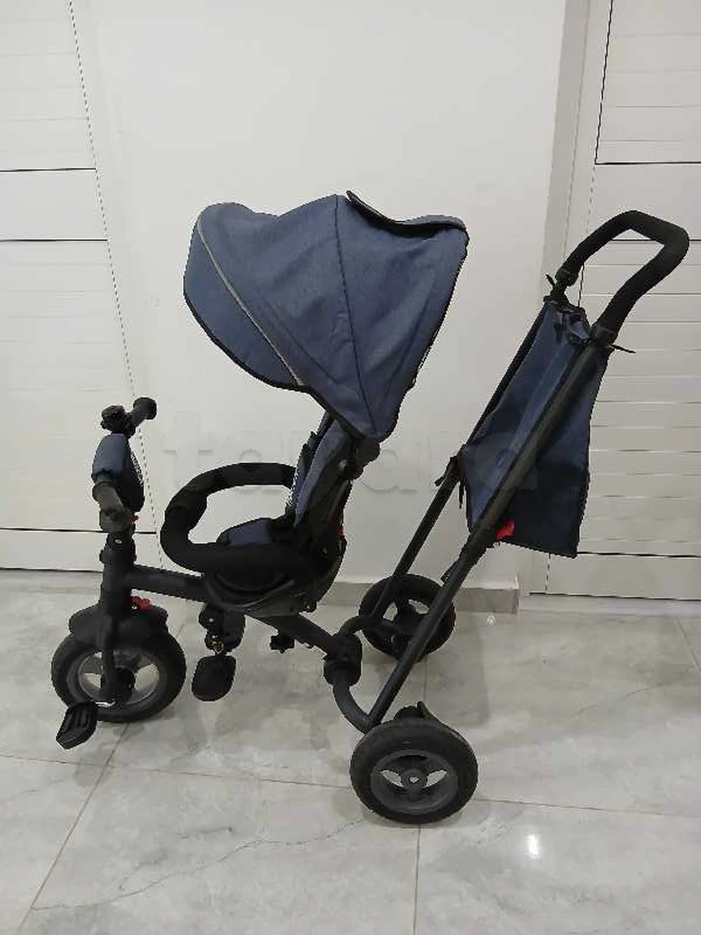 tricycle poussette importé état comme neuf