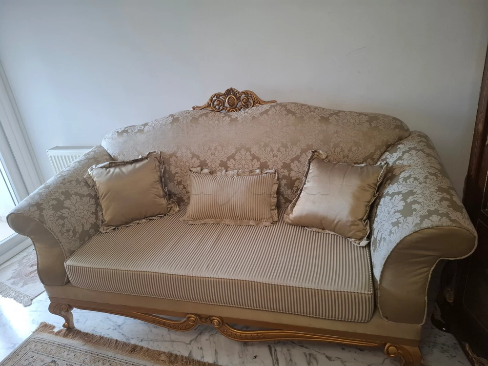 A vendre salon style baroque tres bon état