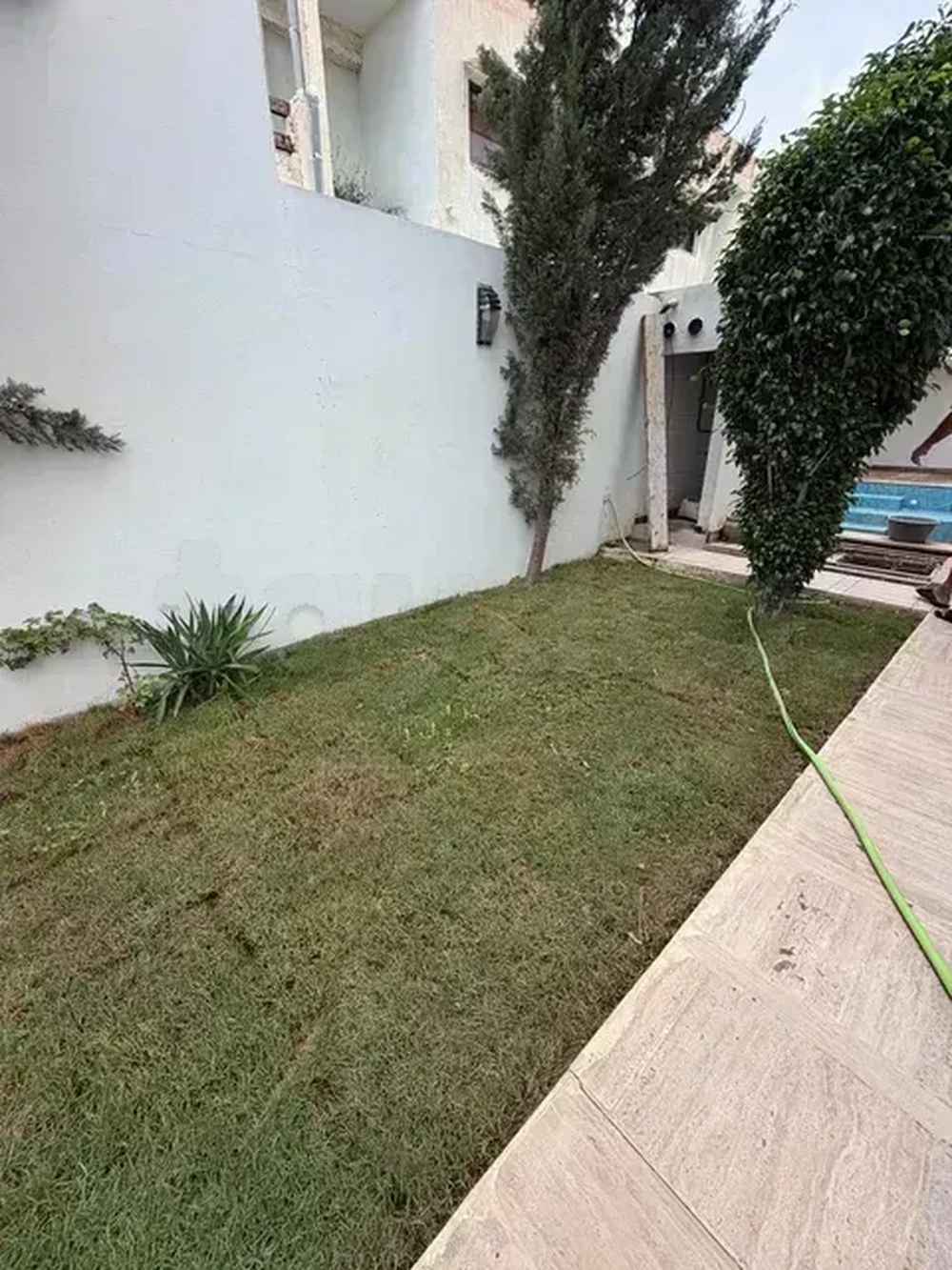 Villa s+4 avec jardin et piscine chotrana 3
