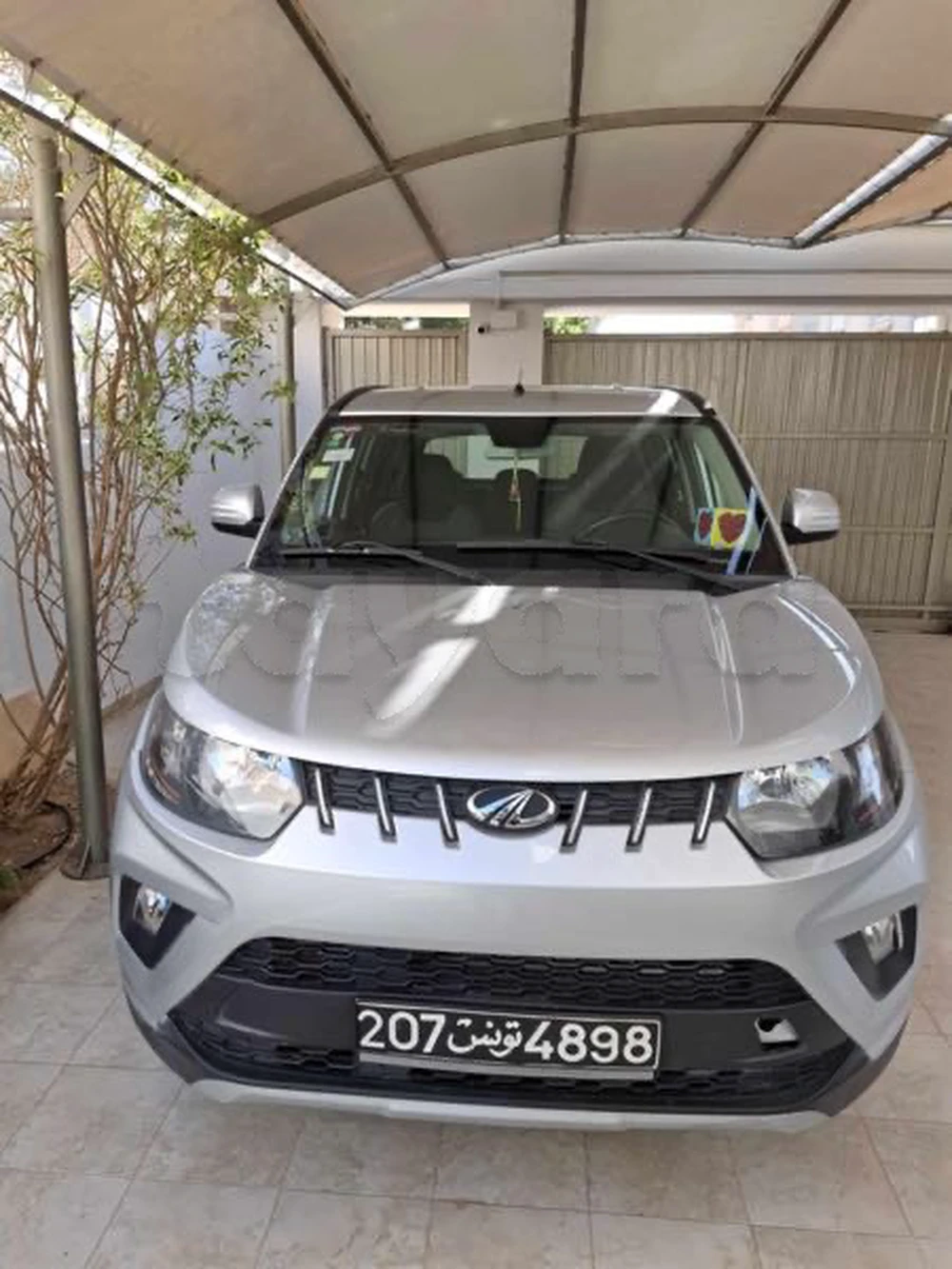 Carte voiture Mahindra Hover