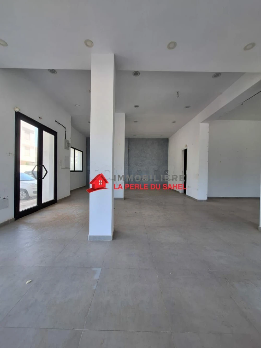 LOCAL DE 76 m2 EN VENTE FOND ET MUR POUR TOUS COMMERCE A💎KHZAMA