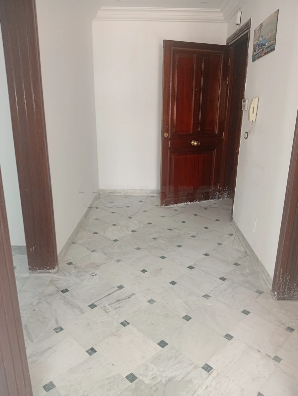 vente ennasr2 grand s+2 avec terrasse 80m²