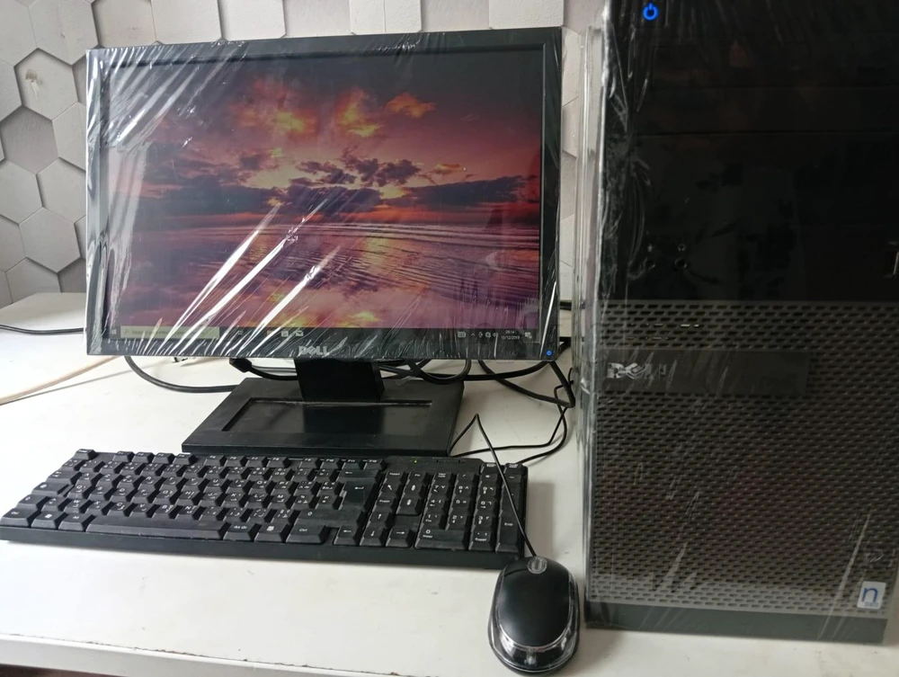 PC Bureau Complet Dell / Core i7 / 6 Go RAM / Écran, Clavier et Souris