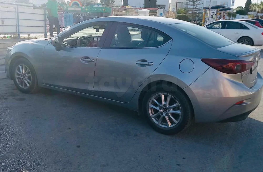 Carte voiture Mazda 3