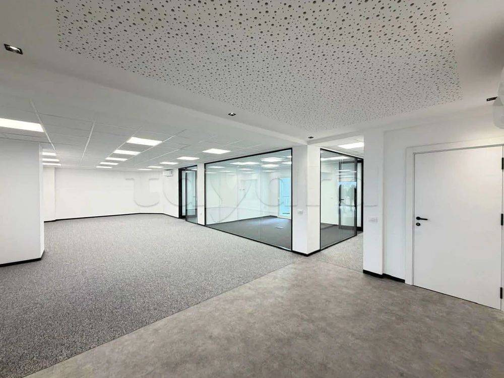 A louer plateau neuf moderne de 300m²avc terrasse au Lac 1