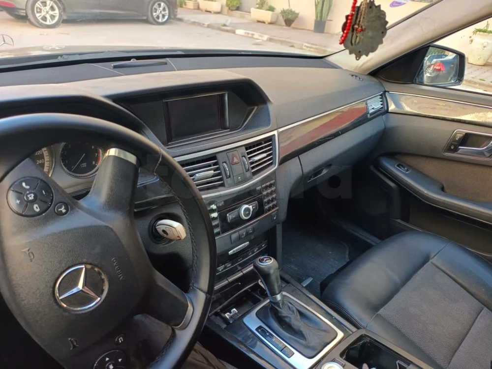 Mercedes-Benz 250