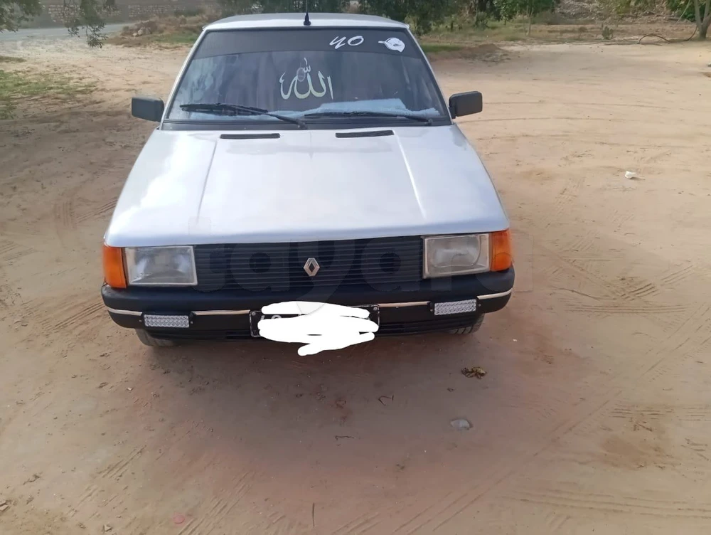 Carte voiture Renault R9