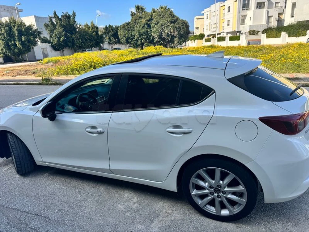 Carte voiture Mazda 3