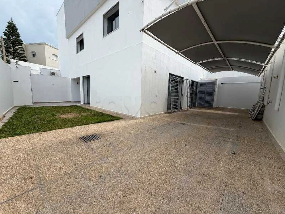 RIADH EL ANDALOUS : TRIPLEX S+4 DE HAUT STANDING À LOUER