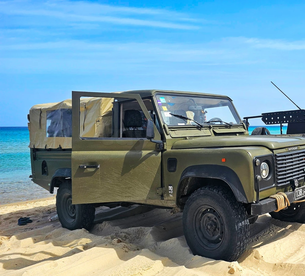 Land Rover Defender