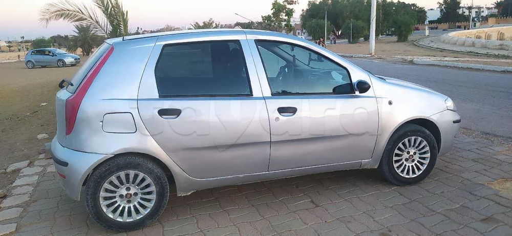 Carte voiture Fiat Punto