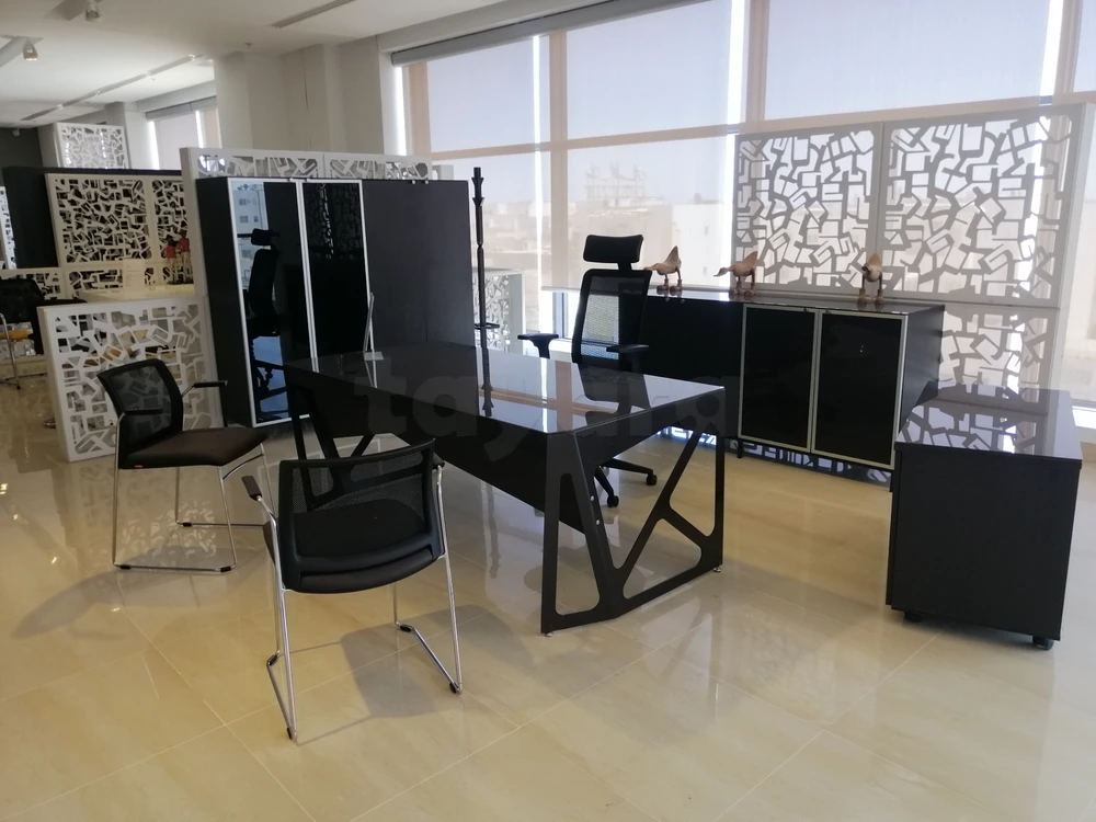 Bureau armoires sans chaises