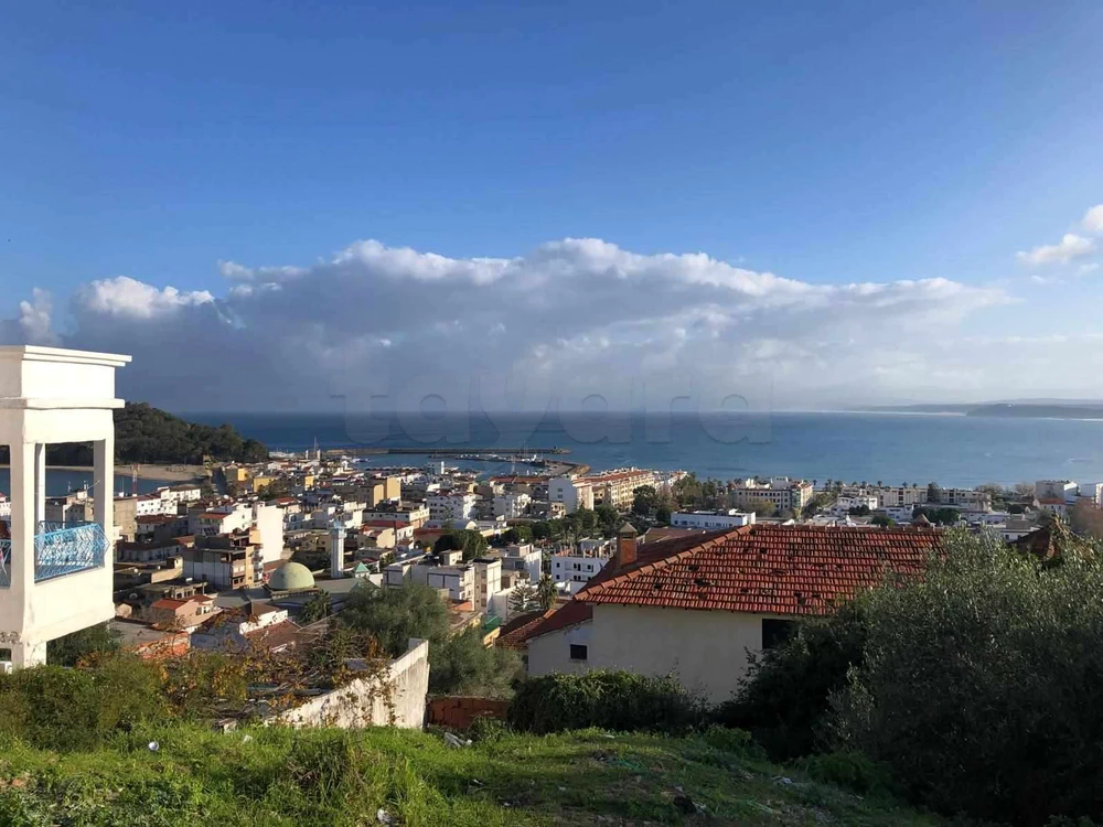 TERRAIN A VENDRE A TABARKA 627M2 PRIX 250 000DT TEL 22801802