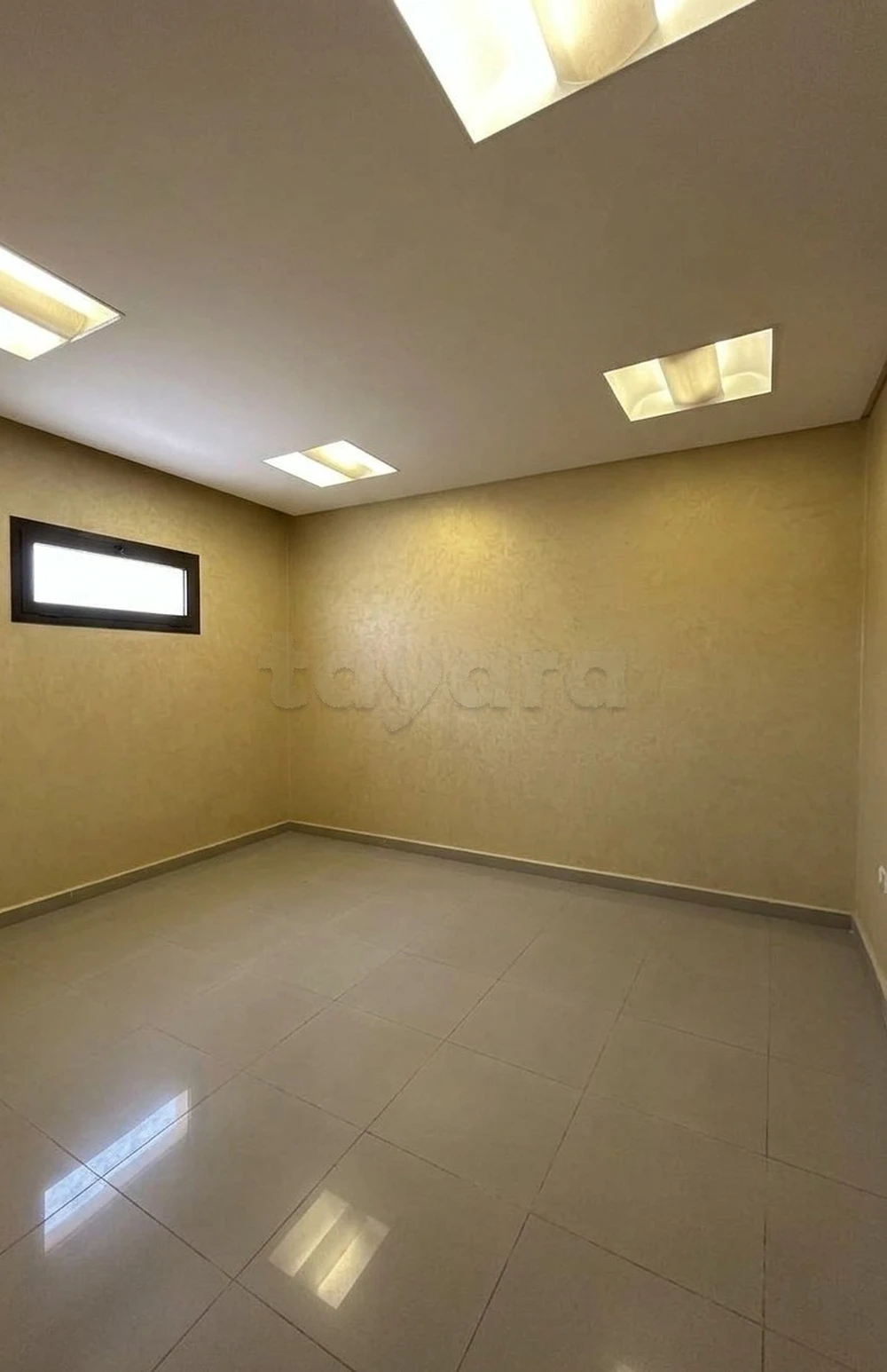 À vendre bureau de 115 m² à la Soukra