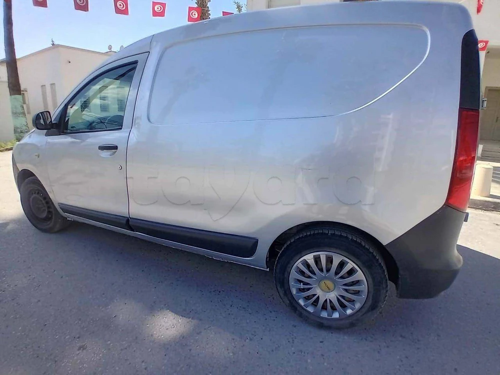 Carte voiture Dacia Dokker