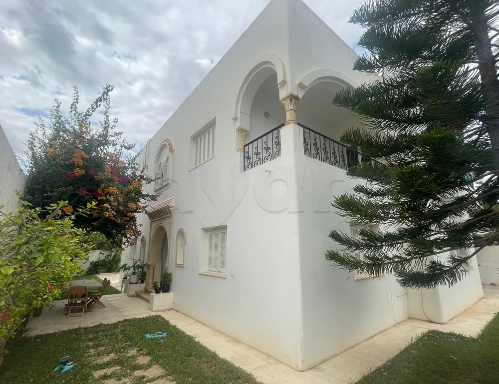 A louer a l'année à Hammamet une villa S+4