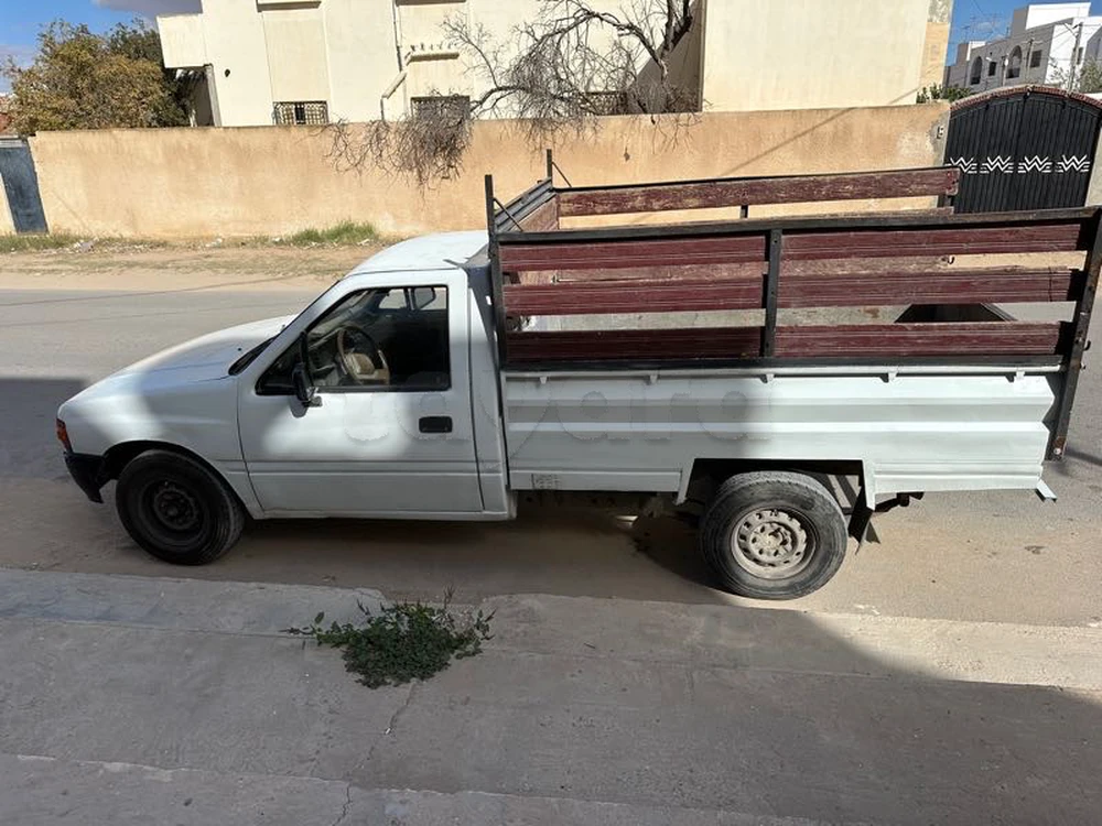 Isuzu Trooper