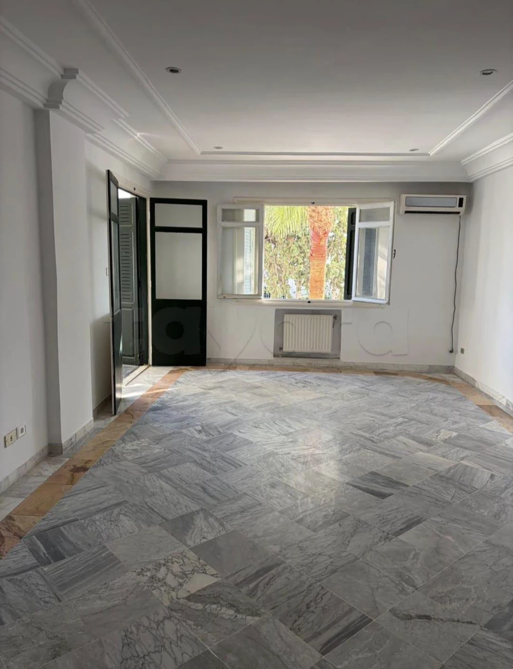 Appartement S+4 à Menzah 8