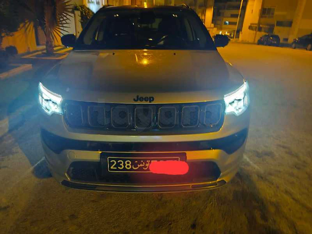 Carte voiture Jeep Commander